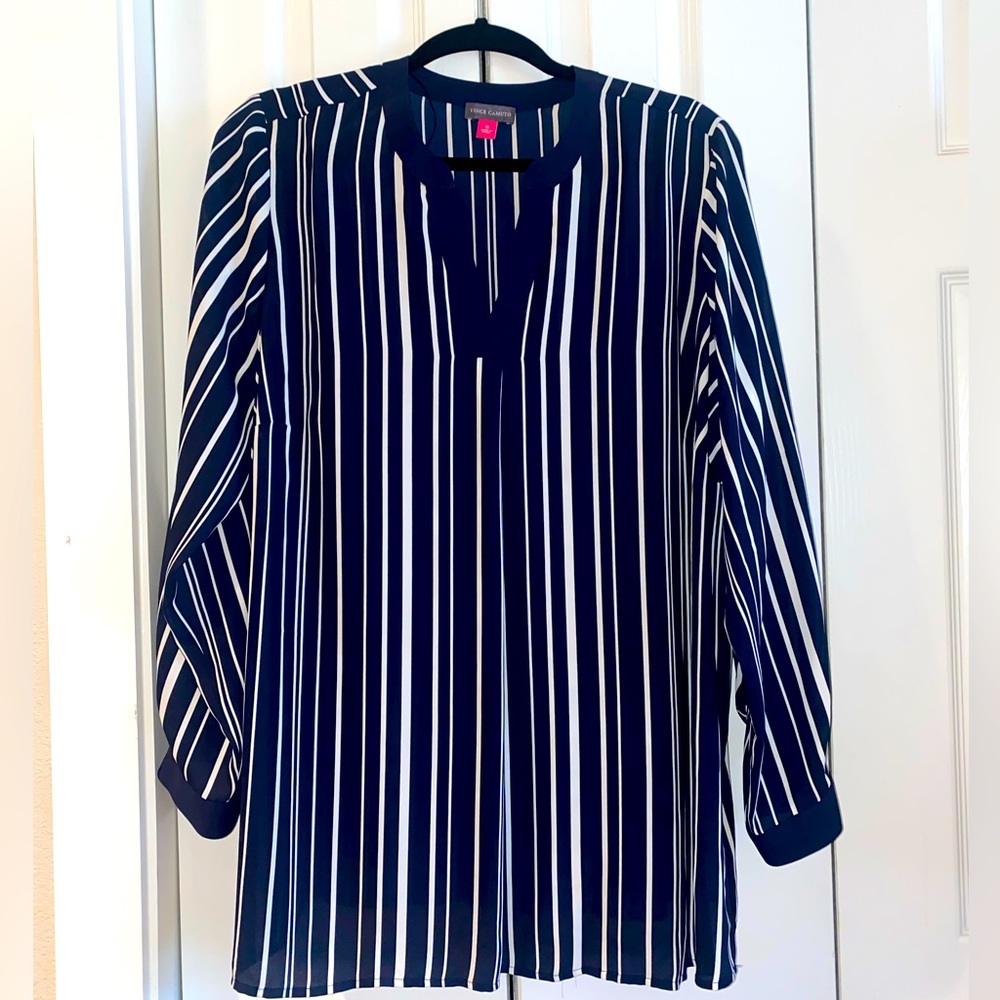 Vince Camuto Long sleeve tunic NWT